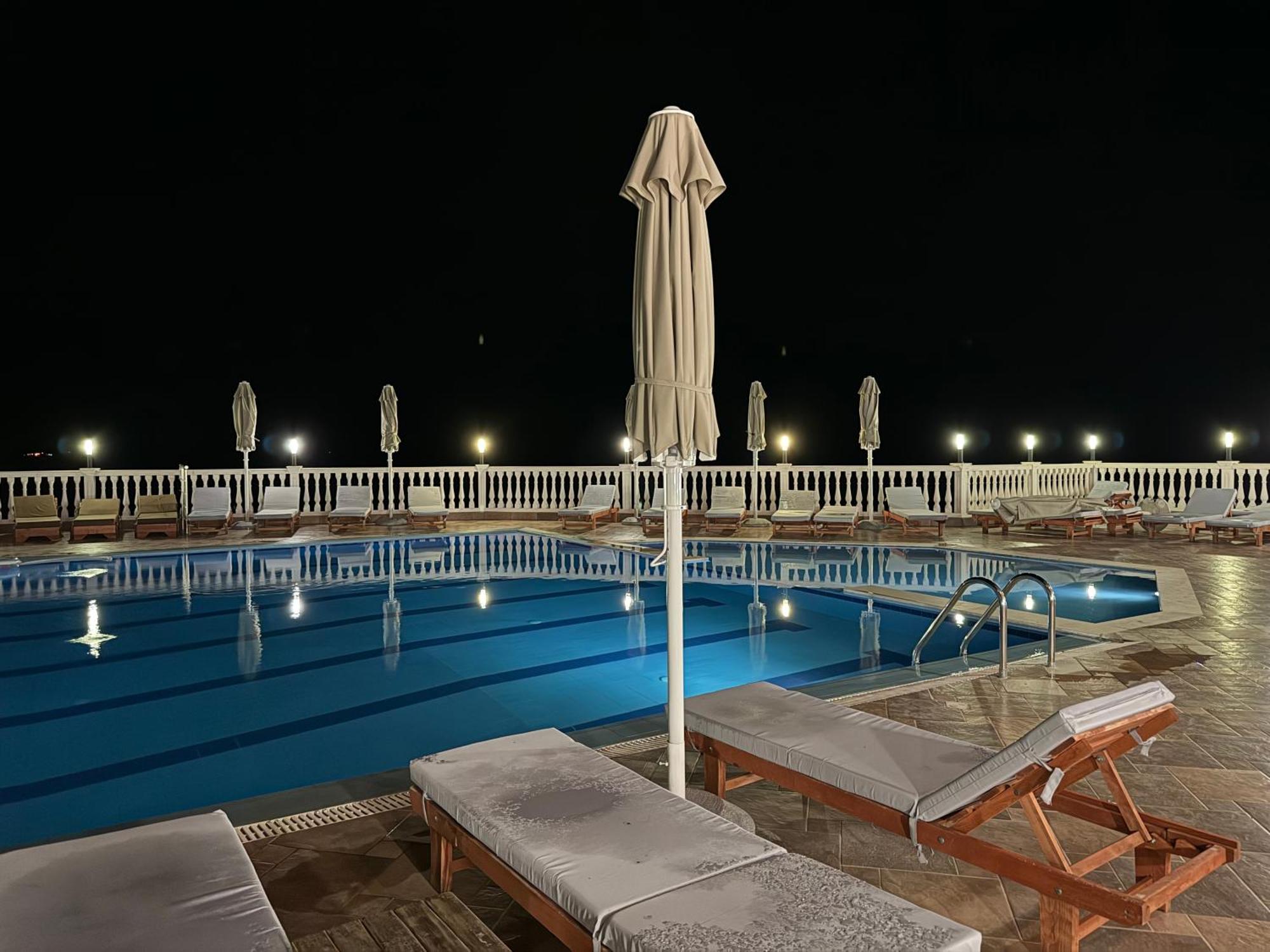 Nuna Hotel Radhime Luaran gambar