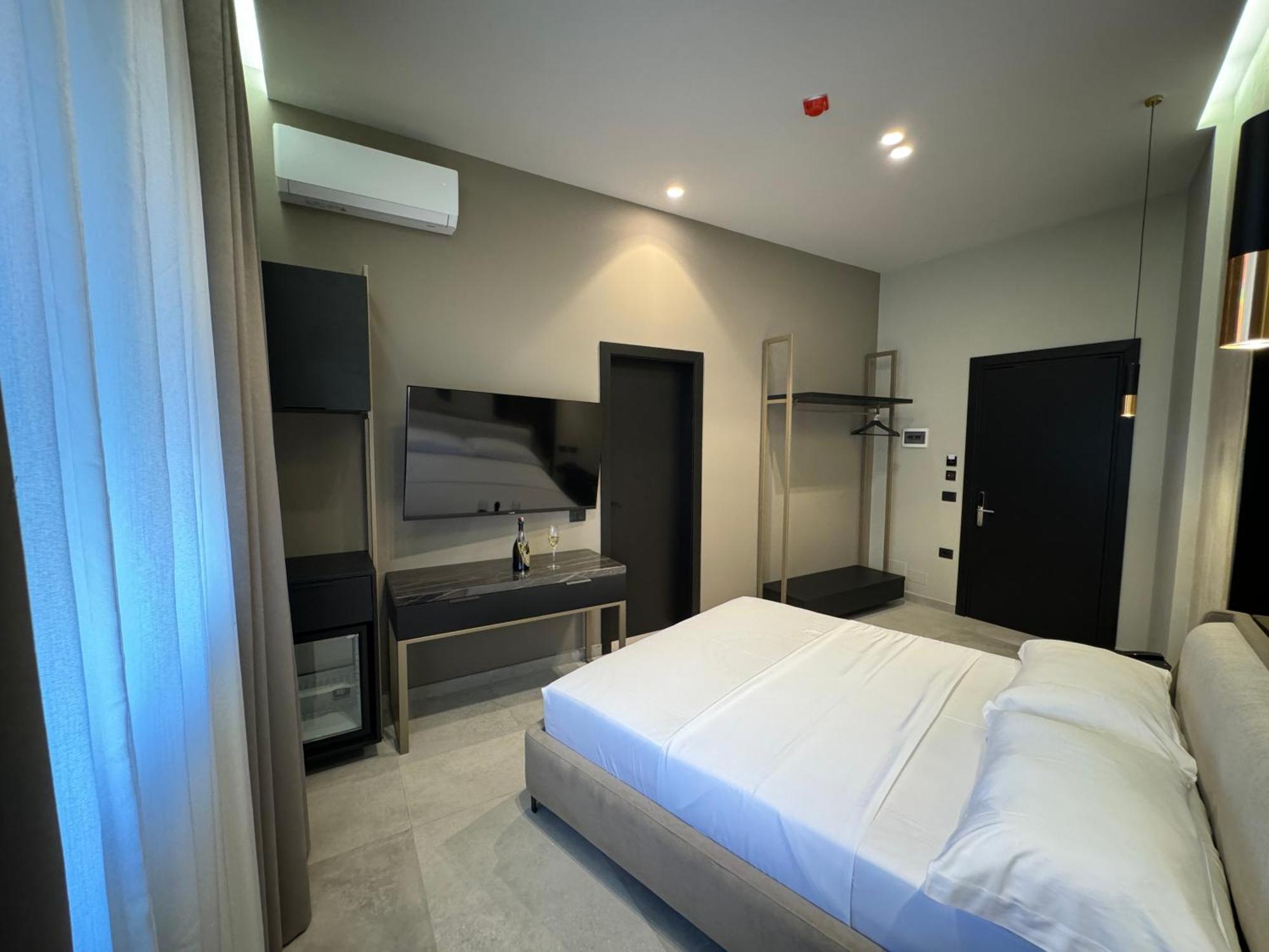 Nuna Hotel Radhime Luaran gambar