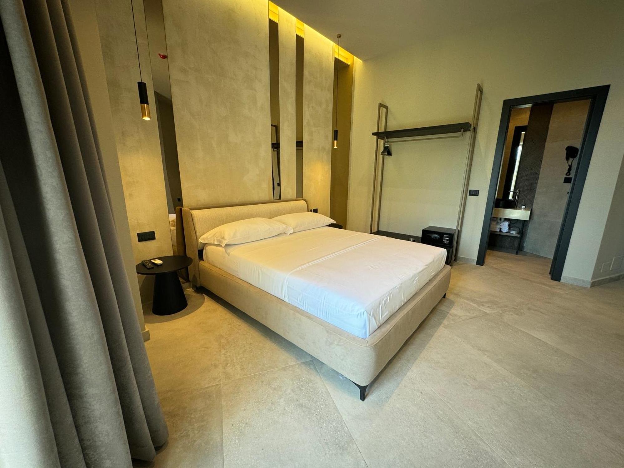 Nuna Hotel Radhime Luaran gambar