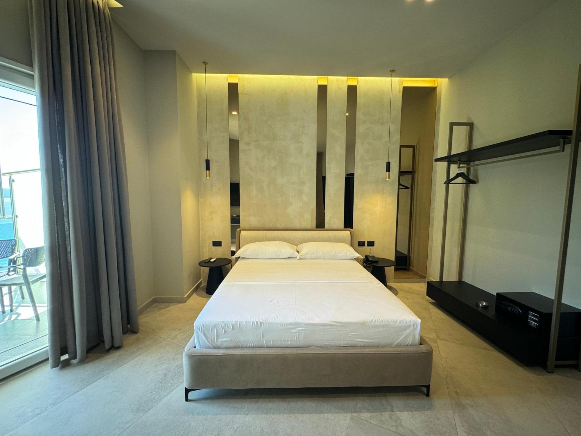 Nuna Hotel Radhime Luaran gambar