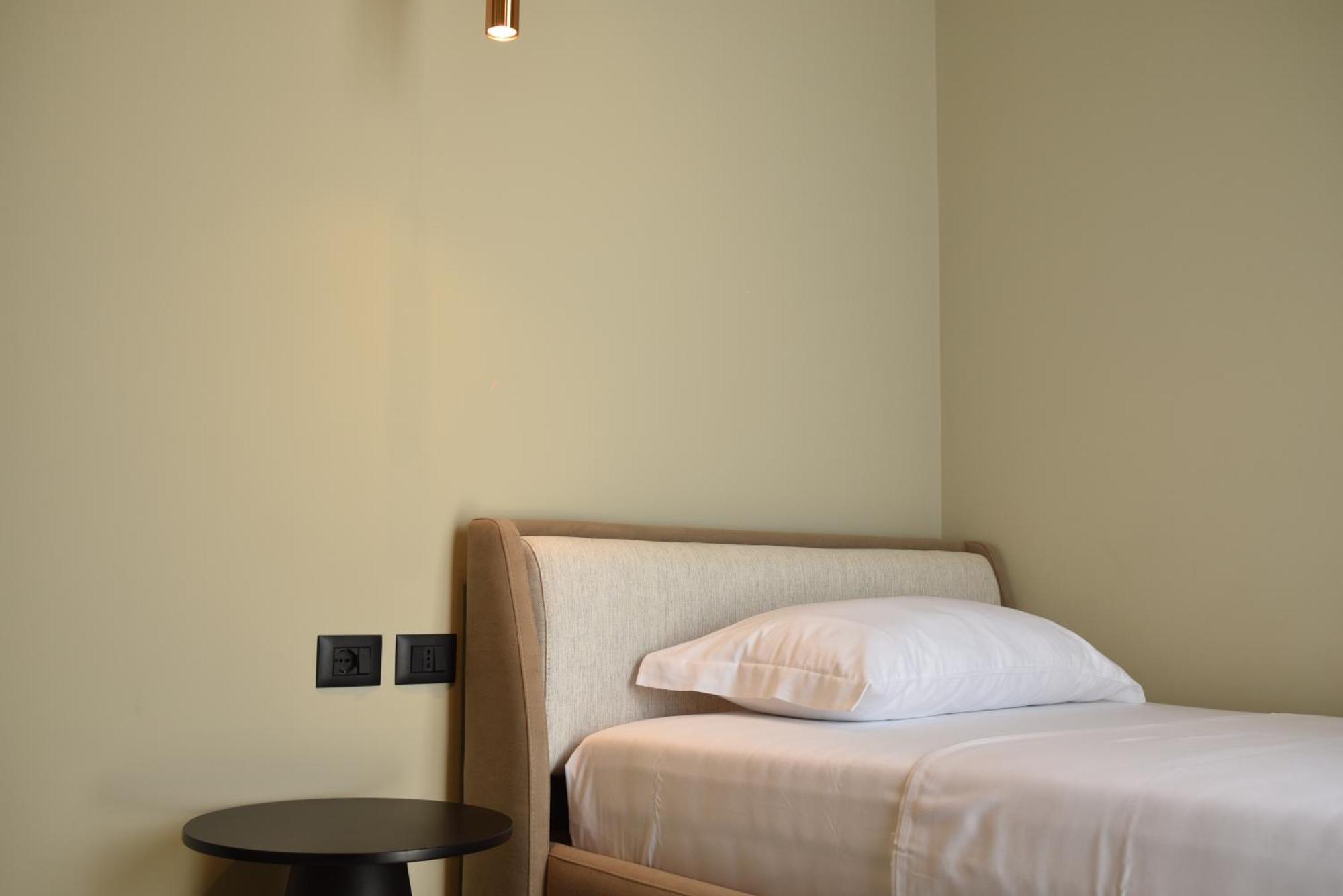 Nuna Hotel Radhime Bilik gambar