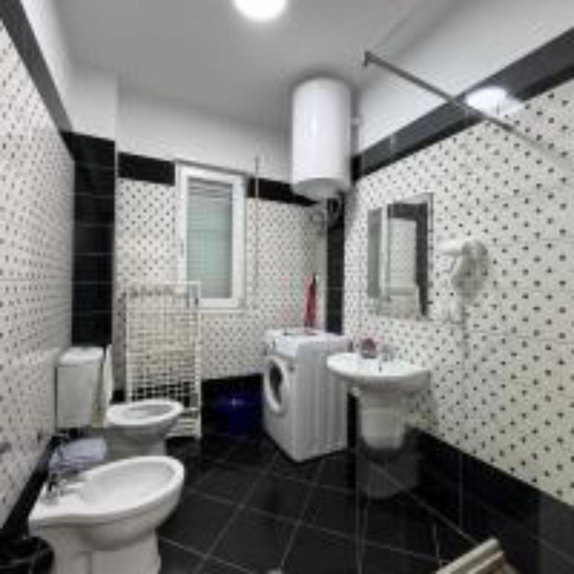 Nuna Hotel Radhime Luaran gambar