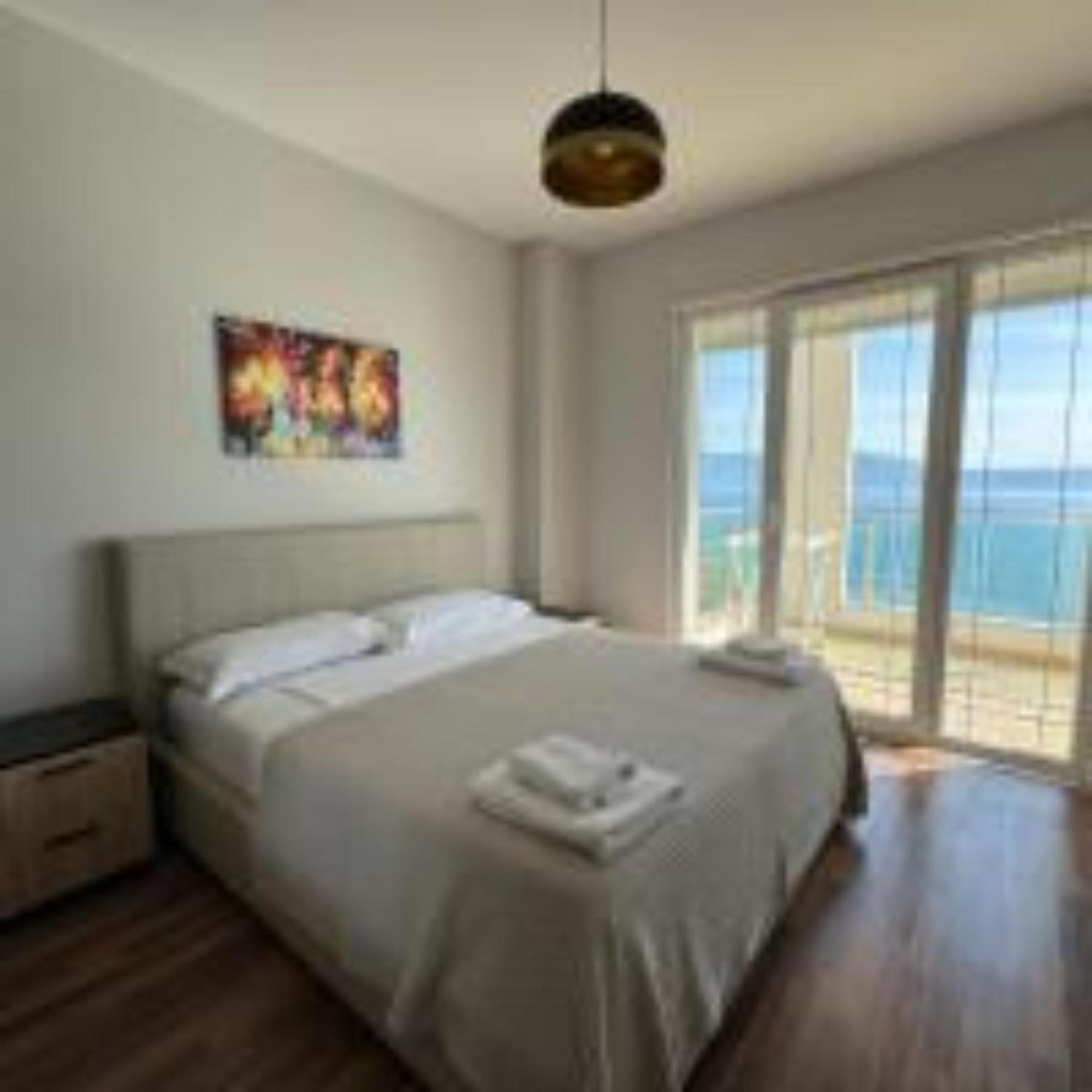 Nuna Hotel Radhime Luaran gambar