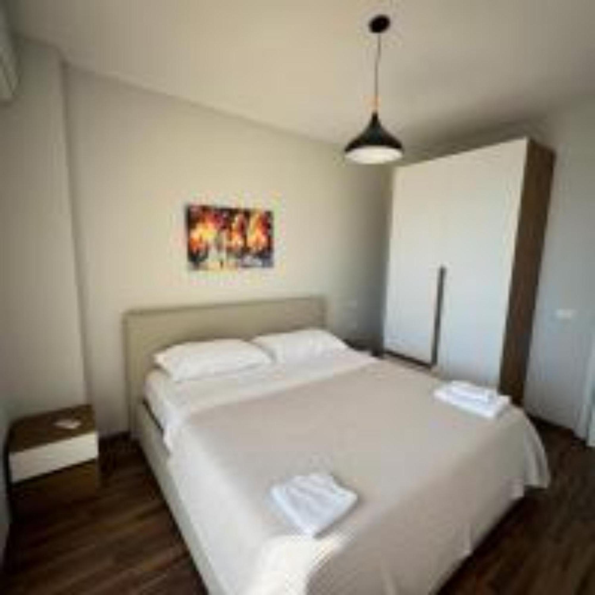 Nuna Hotel Radhime Luaran gambar